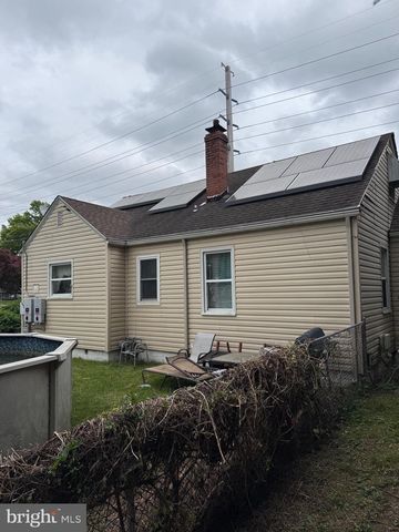 827 E DIVISION ST, Dover, DE 19901