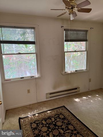 827 E DIVISION ST, Dover, DE 19901