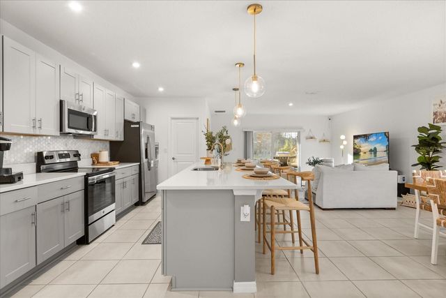 375 PINK IBIS BEND, St Cloud, FL 34772