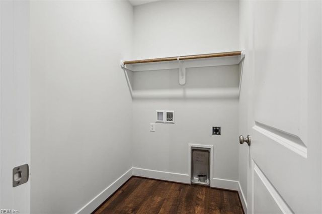 704 Dare RD, Yorktown, VA 23692