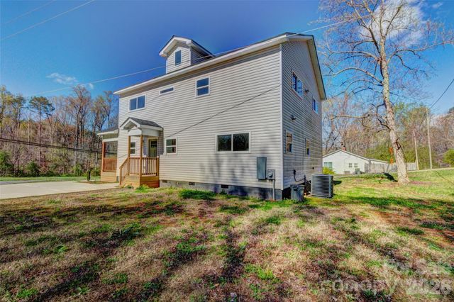 902 N Mountain Street, Cherryville, NC 28021