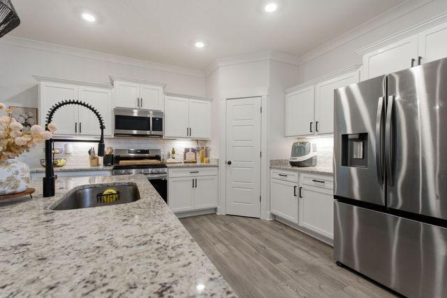 1474 Cotillion Dr, Murfreesboro, TN 37128