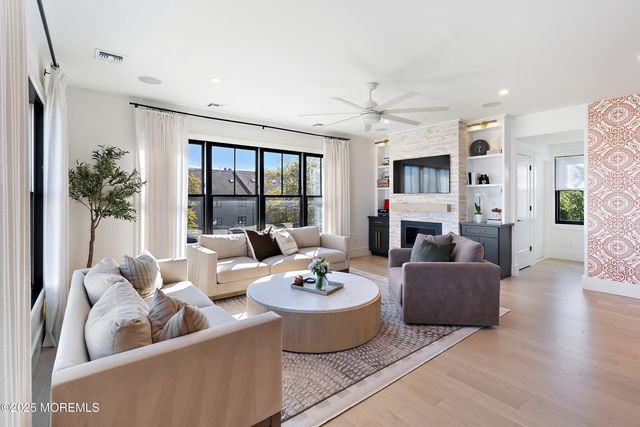 25 Portland Road, Highlands, NJ 07732