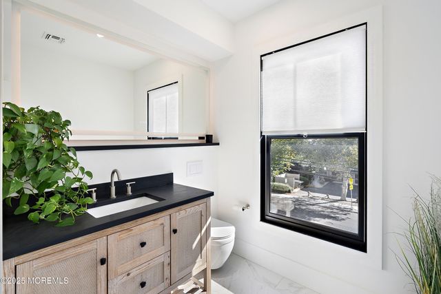 25 Portland Road, Highlands, NJ 07732