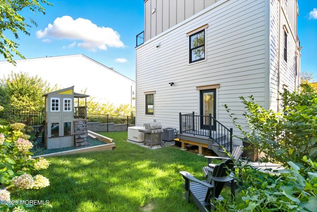 25 Portland Road, Highlands, NJ 07732