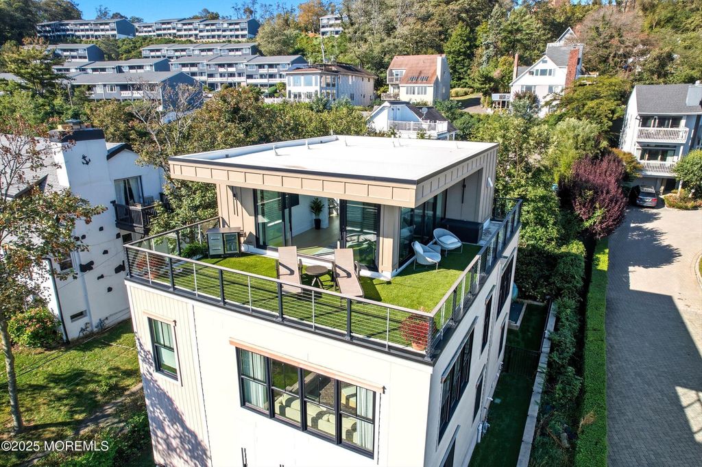 25 Portland Road, Highlands, NJ 07732