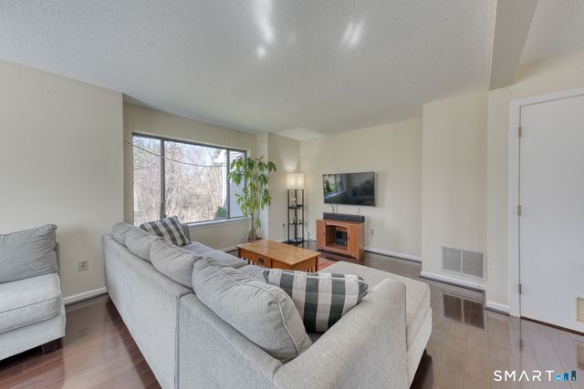 78 Silo Way 78, Bloomfield, CT 06002