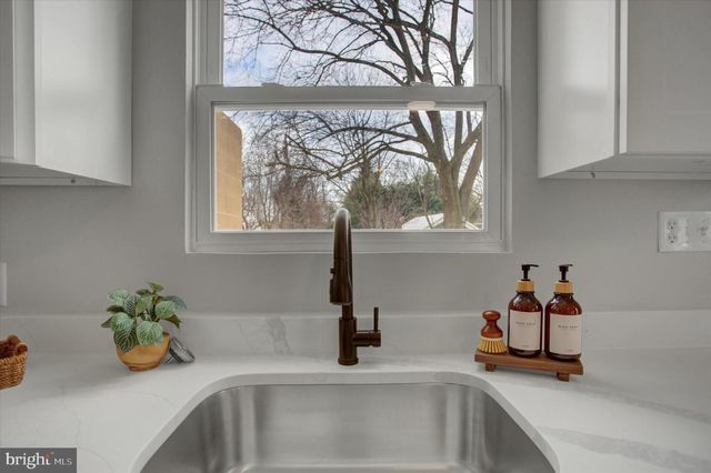 828 BROAD ST, Chambersburg, PA 17201