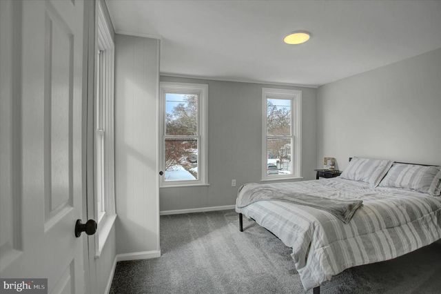 828 BROAD ST, Chambersburg, PA 17201