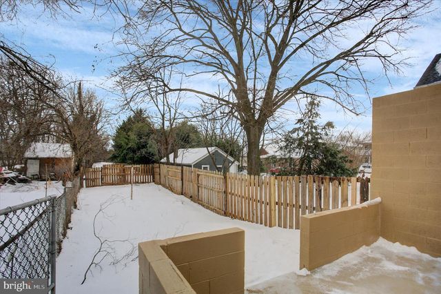 828 BROAD ST, Chambersburg, PA 17201