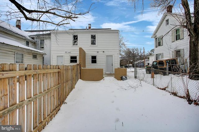 828 BROAD ST, Chambersburg, PA 17201