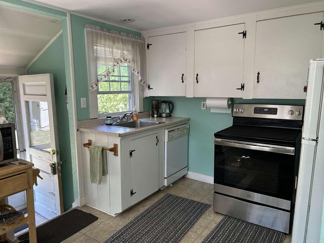 44 Trotters Lane, West Dennis, MA 02670