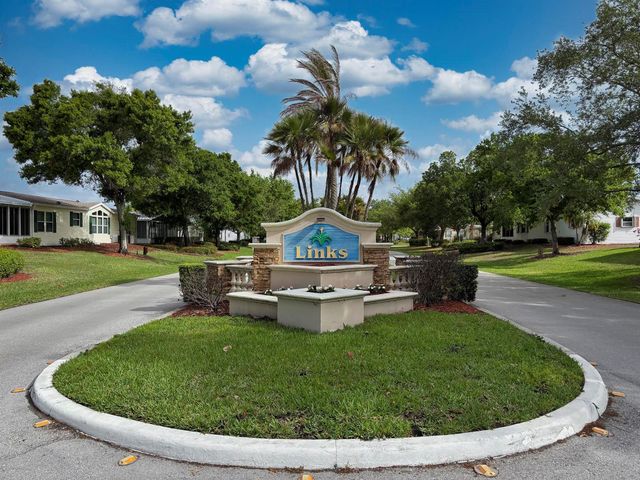 2808 Slice Court, Port St. Lucie, FL 34952