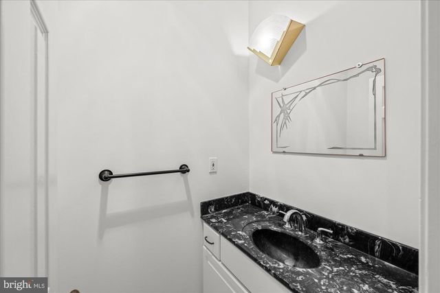 6013 SELVYN RD, Bethesda, MD 20817