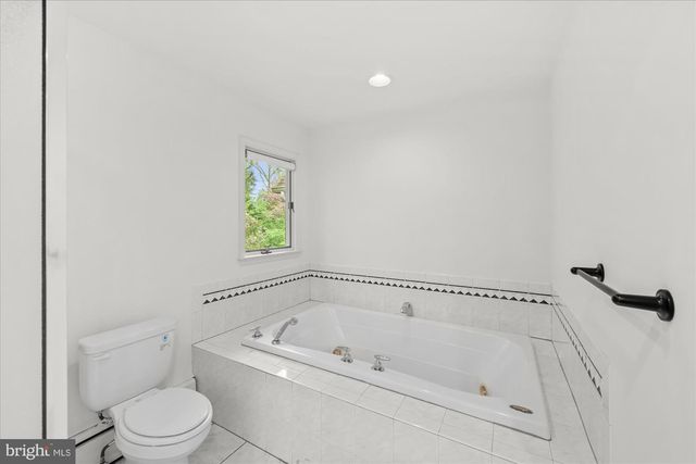 6013 SELVYN RD, Bethesda, MD 20817
