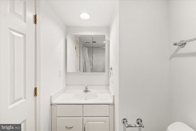 6013 SELVYN RD, Bethesda, MD 20817