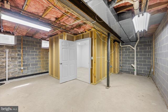 6013 SELVYN RD, Bethesda, MD 20817
