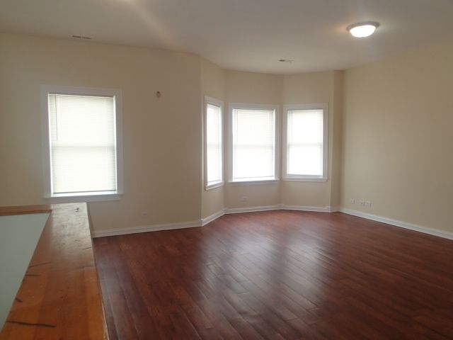 5318 S Wells Street 2, Chicago, IL 60609