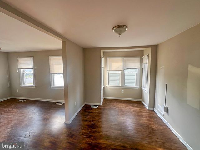 24 KESWICK AVE, Ewing, NJ 08628