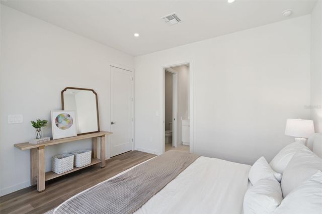 454 SKYFIELD COURT, Lady Lake, FL 32159