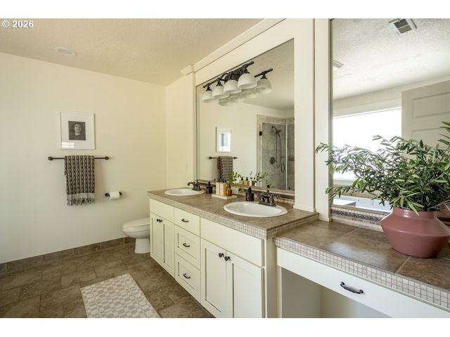 5545 N HARVARD St, Portland, OR 97203