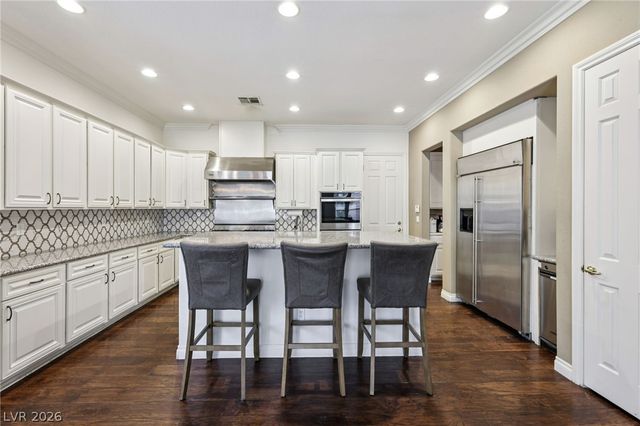 8088 Dark Hollow Place, Las Vegas, NV 89117