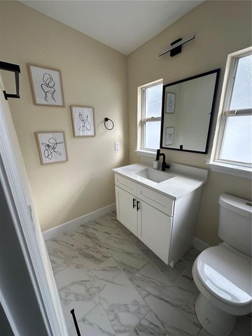 3416 W OAKELLAR AVENUE, Tampa, FL 33611