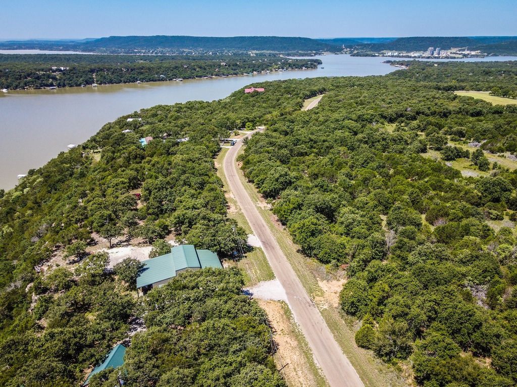 3187 N Lakeview Drive, Palo Pinto, TX 76484