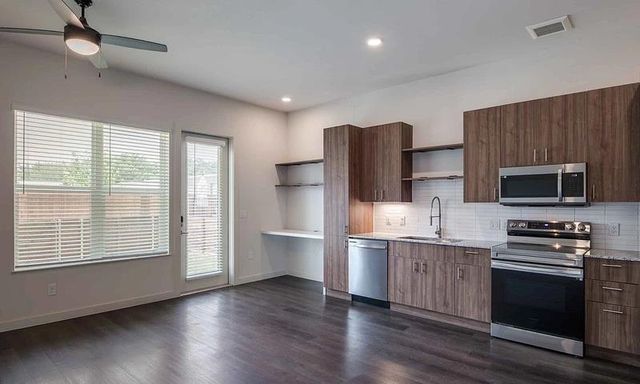 2232 Empire Central DR 414, Dallas, TX 75235