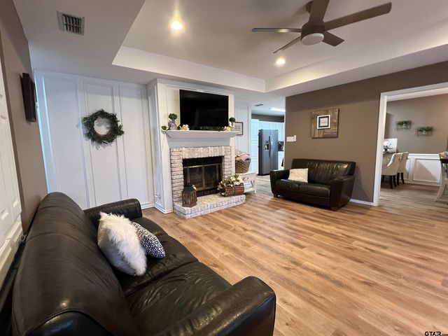 13299 Spring Creek Dr, Flint, TX 75762