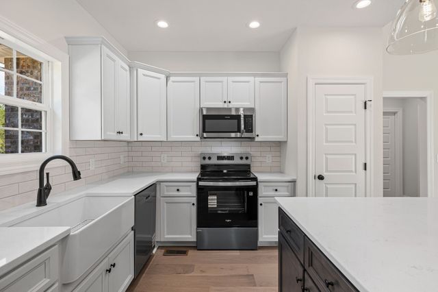 107 Stonebrook Dr, Shelbyville, TN 37160