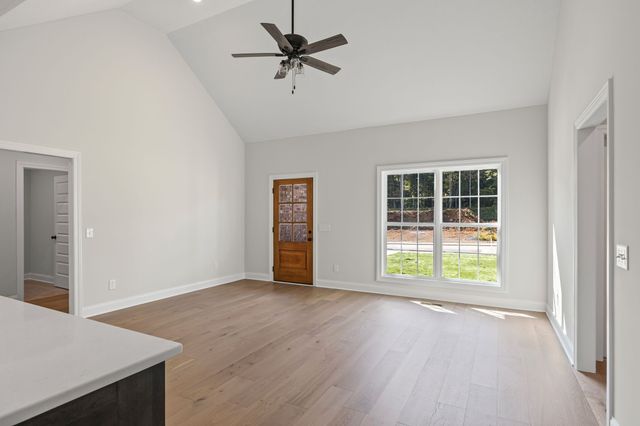 107 Stonebrook Dr, Shelbyville, TN 37160