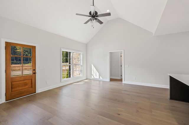 107 Stonebrook Dr, Shelbyville, TN 37160