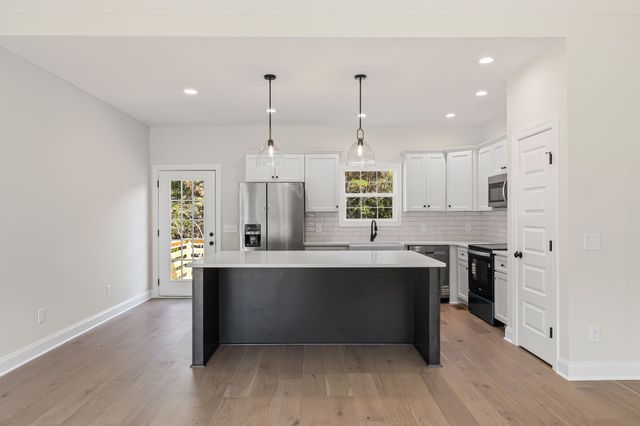 107 Stonebrook Dr, Shelbyville, TN 37160