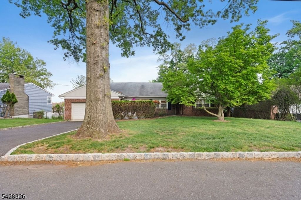 26 Devon Dr, West Orange Twp., NJ 07052