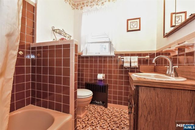 420 Park Avenue, Midland Park, NJ 07432