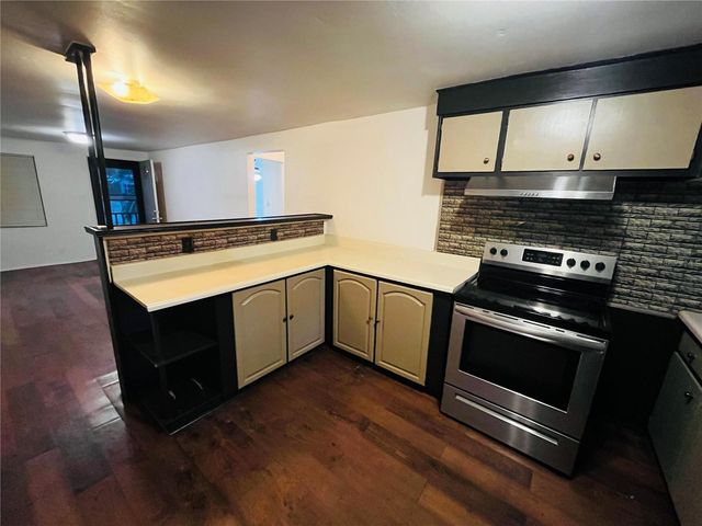 5325 LIME AVENUE, Seffner, FL 33584