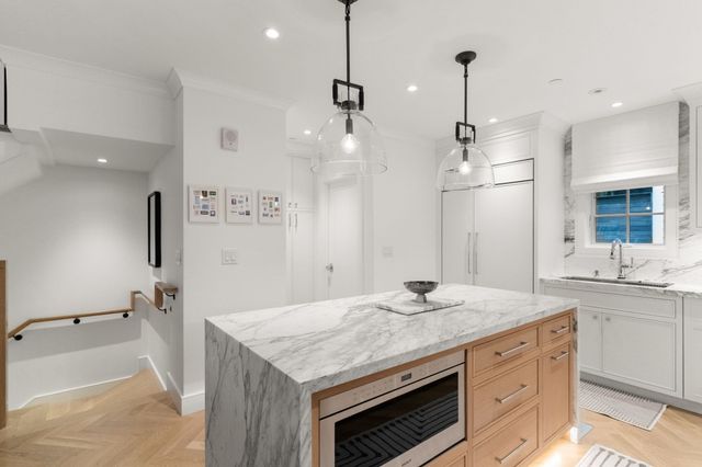 255 W Third 255, Boston, MA 02127
