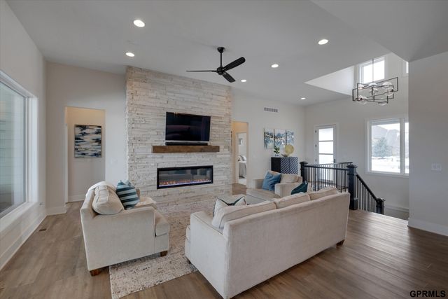 909 S 243 Street, Waterloo, NE 68069