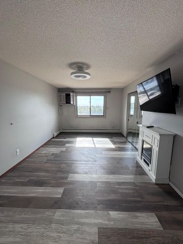 999 41st Avenue NE 302, Columbia Heights, MN 55421