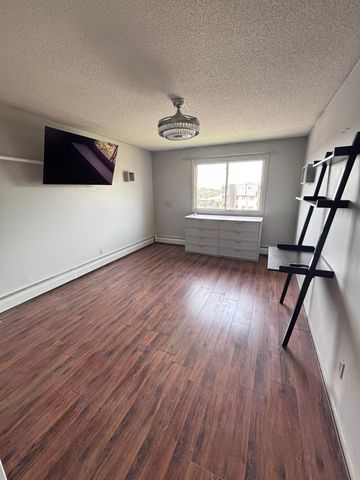 999 41st Avenue NE 302, Columbia Heights, MN 55421