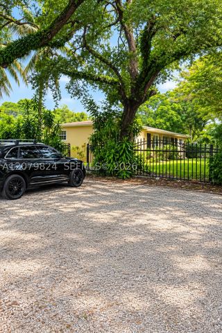 1421 NE 148th St 2, Miami, FL 33161