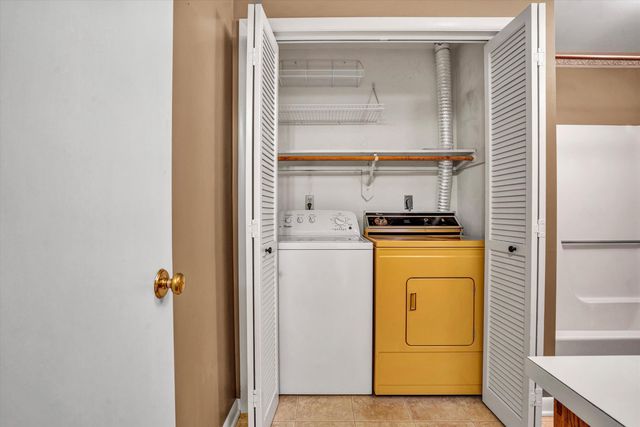 3406 Kim Ct Apt B11, Roanoke, VA 24018