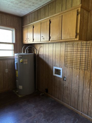1711 N Grundy Quarles Hwy, Gainesboro, TN 38562