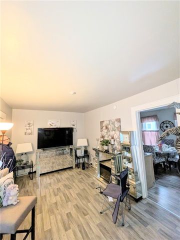 94 Peck Street, Rochester, NY 14609