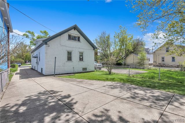 4 Hawthorne Ave, Tonawanda, NY 14223