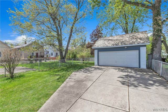 4 Hawthorne Ave, Tonawanda, NY 14223