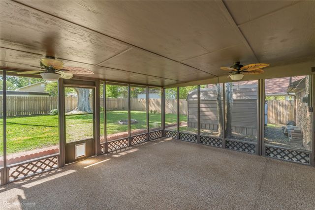 104 3rd Street NW, Springhill, LA 71075