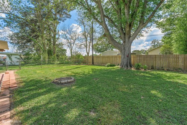 104 3rd Street NW, Springhill, LA 71075