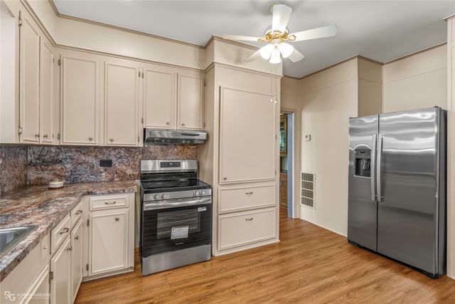104 3rd Street NW, Springhill, LA 71075